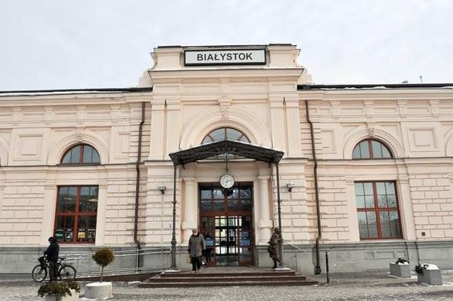 Pierwsze zwiedzanie rozpocznie się przed wejściem głównym na dworzec kolejowy