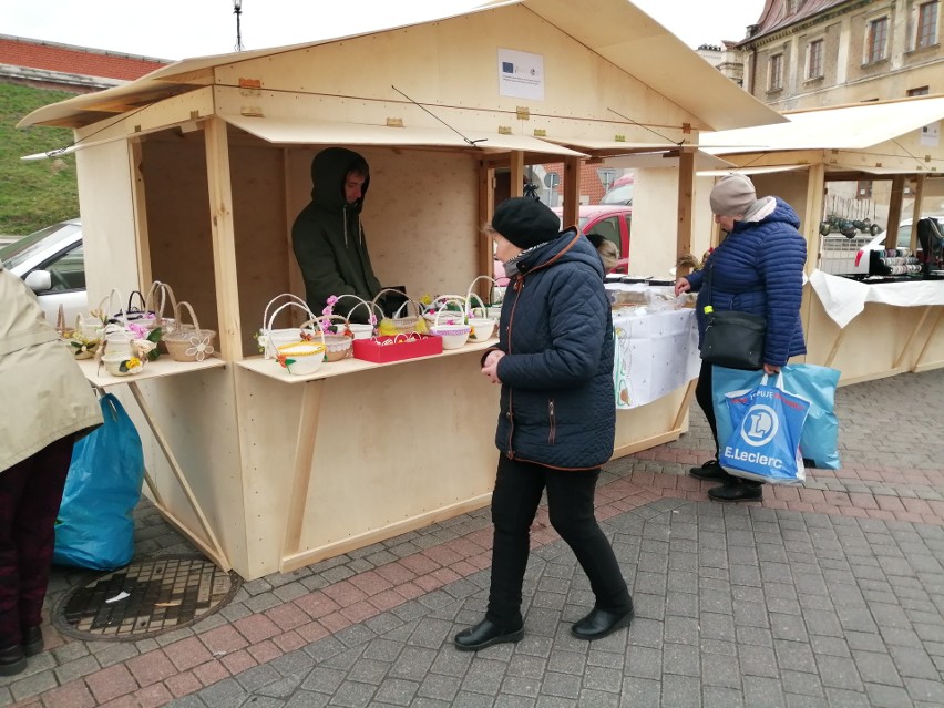 „Festiwal wielkanocnych atrakcji” w Lublinie. Świąteczny kiermasz pod zamkiem (ZDJĘCIA)