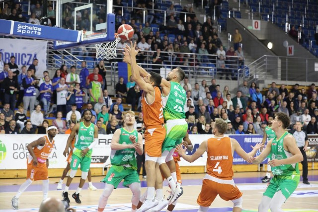 Kary dotyczą przerwanego przez pandemię COVID-19 sezonu 2019/2020. MKS Dąbrowa Górnicza i GTK Gliwice nadal grają w Energa Basket Liga i zagrały ze sobą w 1. kolejce obecnego sezonu.