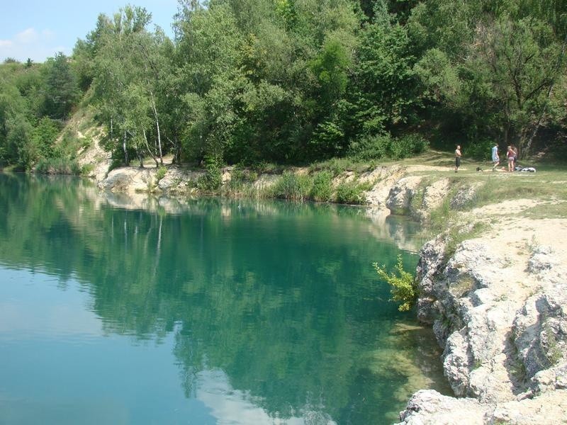 Trzebinia. Nad Balatonem po przebudowie sezon oficjalnie rusza w sobotę, ale wielu już tutaj plażuje. Zobacz co i za ile oferuje [ZDJĘCIA]