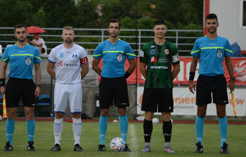 Star Starachowice w meczu 5 kolejki 3 Ligi wysoko pokonał Sokoła Sieniawa. Zobaczcie galerię zdjęć z meczu