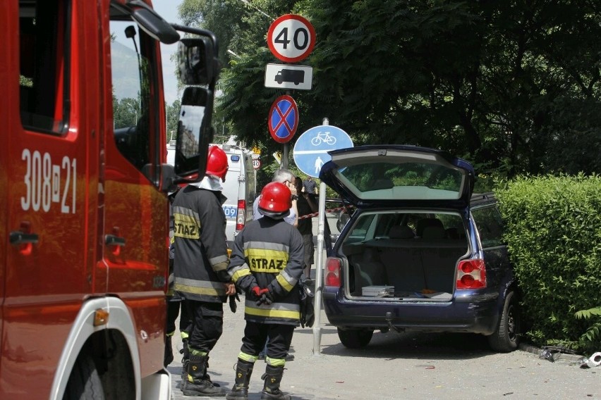 Wrocław: Wypadek na Wyszyńskiego. Dwie osoby trafiły do szpitala (ZDJĘCIA)