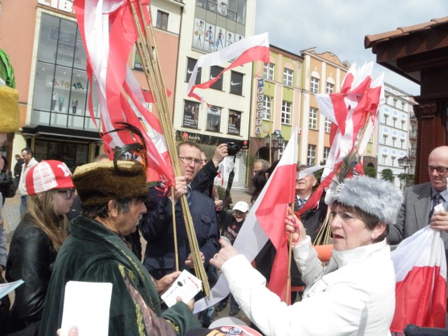 I tym razem flagi będą rozdawane na rynku