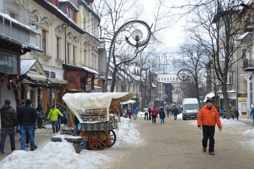 Zakopane. Krupówki pełne turystów. Warszawa zaczyna ferie [ZDJĘCIA]