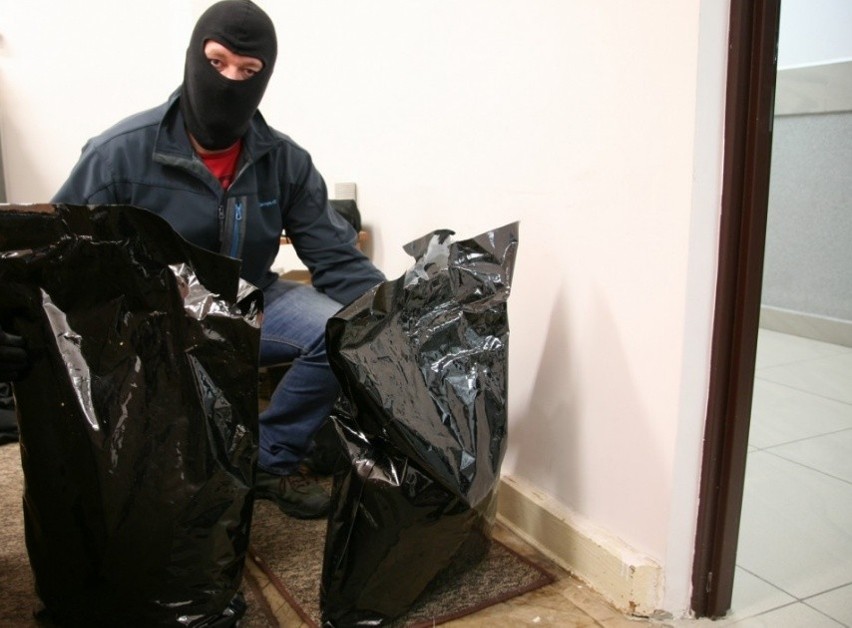 Gigantyczne ilości narkotyków. Policja przejeła marihuanę i amfetaminę [FOTO]