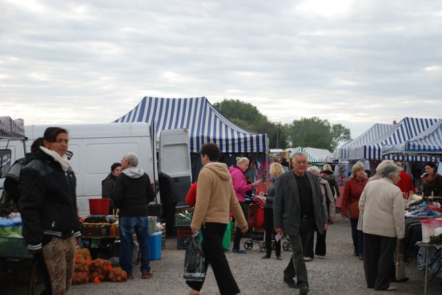 Radziejowski bazar przy ul. Brzeskiej