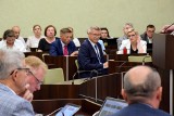 Absolutoryjna sesja Rady Miasta Kielce. Przewodniczący Karyś: Musimy pamiętać, że będziemy oceniać prezydenta za 2022 rok. Zapis transmisji