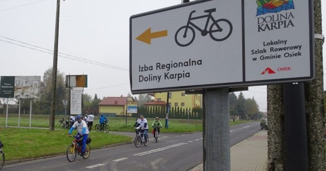 Doliny Karpia, obejmująca gminy: Zator, Osiek, Brzeźnica, Polanka Wielka, Przeciszów, Spytkowice oraz Tomice jest coraz chętniej odwiedzana także przez miłośników turystyki rowerowej