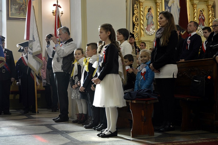 Staszkówka. Uroczyście świętowano rocznice niepodległości. W kościele odsłonięto okolicznościową tablicę