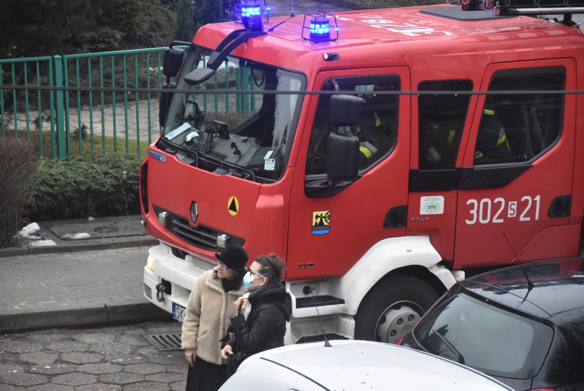 Interwencja straży pożarnej przy ul. bp. Teodora Kubiny w...