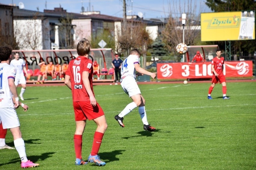 3.ligowe derby w Białobrzegach, Pilica grała z Bronią Radom....