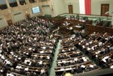 Oświadczenia majątkowe posłów. Weszli do Sejmu z zerem na koncie, a teraz mają po 200 tys. złotych