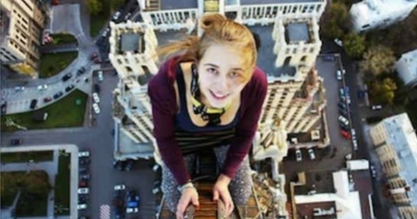 Rosjanka Xenia Ignatieva weszła na 10-piętrowy budynek....