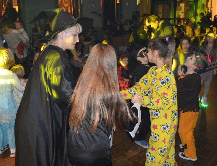 Wielki bal karnawałowy dla najmłodszych w Miejskim Centrum Kultury w Skarżysku