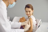 Szczepienie przypominające dla dzieci w wieku 5-11 lat przeciwko COVID-19. Jak umówić się na szczepienie?