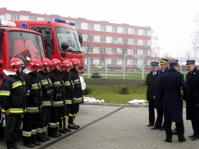 Komendant Wiesław Leśniakiewicz odwiedził w piątek trzy białostockie jednostki ratowniczo - gaśnicze
