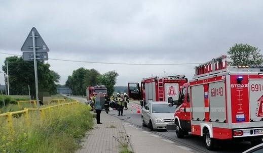 Wypadek w Woli Mystkowskiej. Trzy osoby w szpitalu