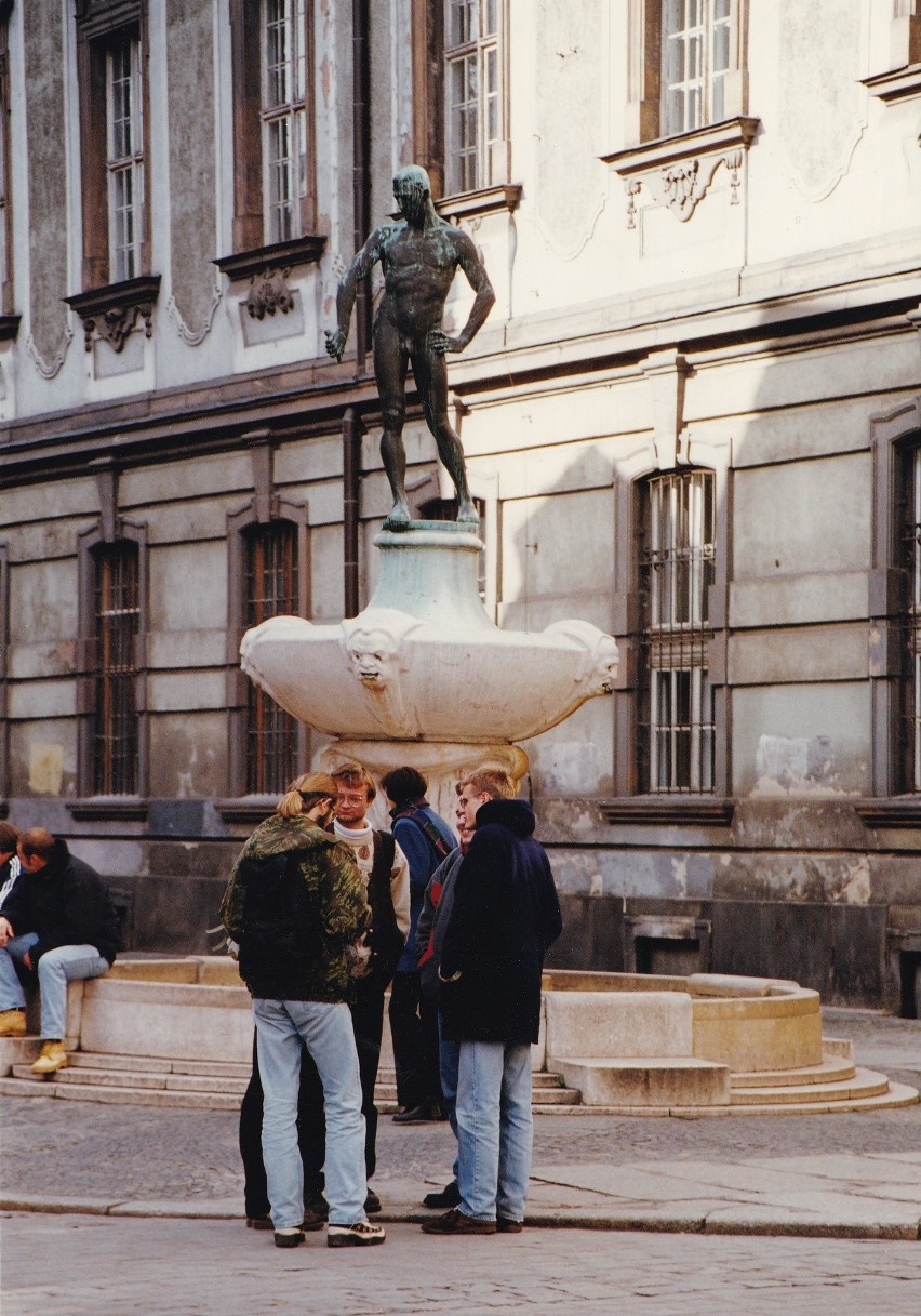 Szermierz po raz kolejny został pozbawiony szpady. Czasem...