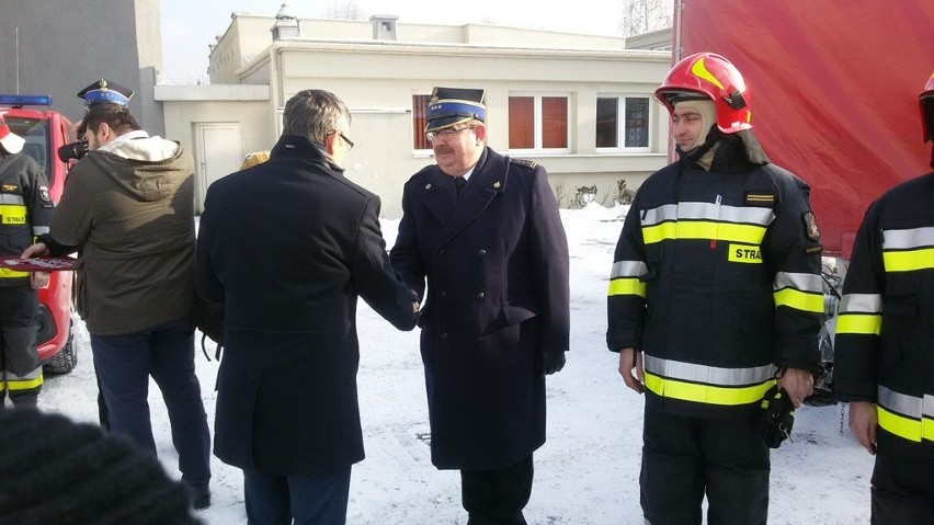 Strażakom ze śląskiego garnizonu przekazano samochody i...