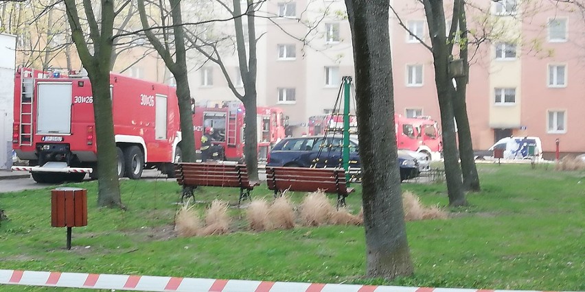 Pożar mieszkania na ulicy 1 Maja w Opolu. Strażacy w akcji