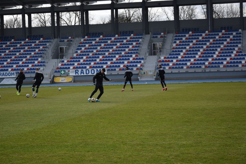 Koronawirus w sporcie? Mecz Radomiaka odwołany! - Bardzo rozsądna decyzja - mówi trener Dariusz Banasik (ZDJĘCIA Z PIĄTKOWEGO TRENINGU) 