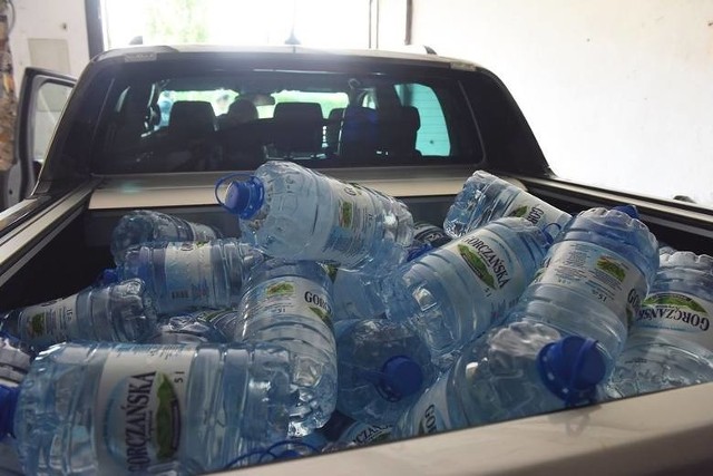 Od czwartkowego popołudnia woda będzie dostarczana mieszkańcom w pięciolitrowych butelkach (zdjęcie ilustarcyjne)