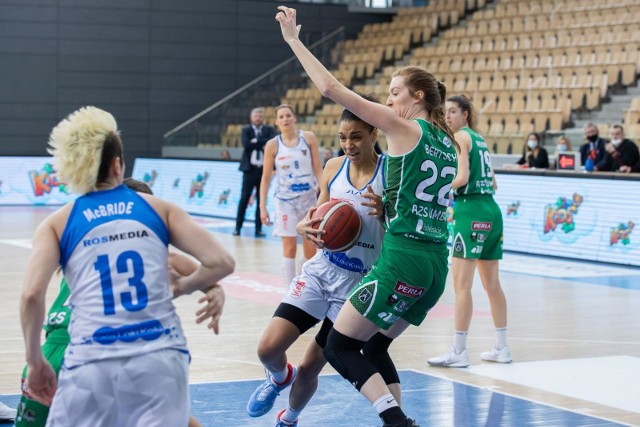 Basket 25 Bydgoszcz na razie remisuje w ćwierćfinale 2:2 z Pszczółką Lublin