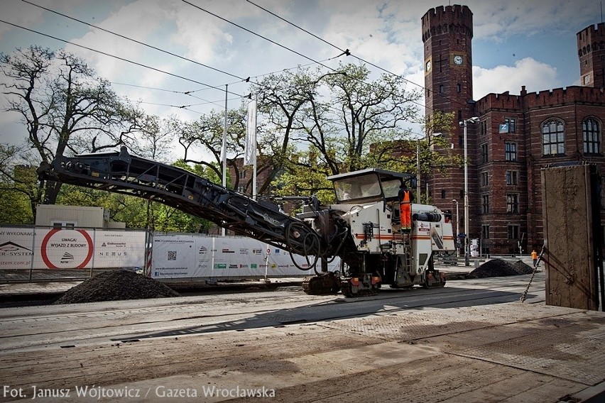 Wrocław: Ulica Krupnicza zamknięta. Uwaga na utrudnienia [ZDJĘCIA, OBJAZDY]