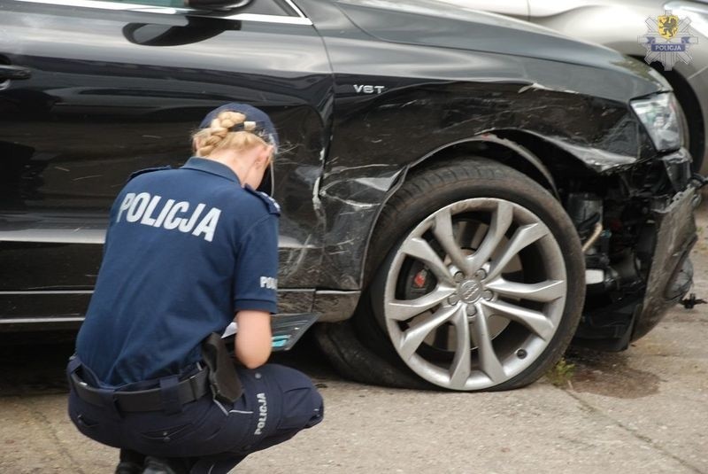Policjanci odzyskali auta warte 700 tys. złotych