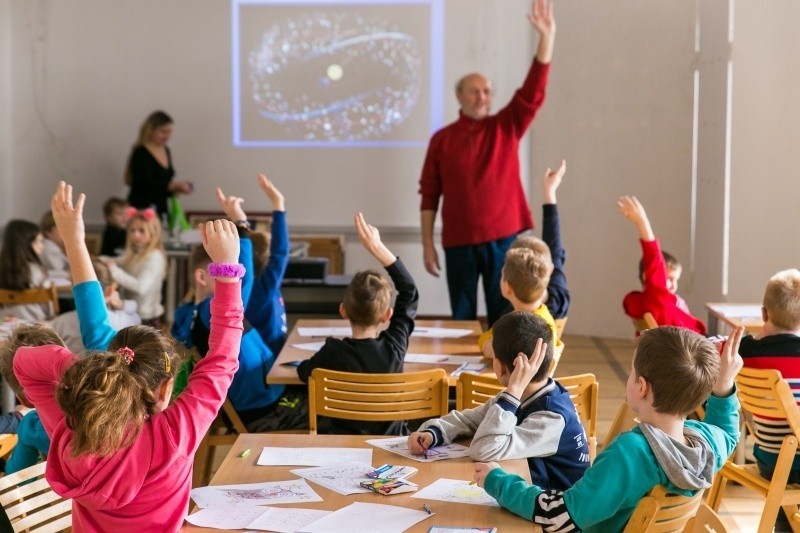 Dziecięcy Uniwersytet w Krzeszowicach organizuje wykłady dla...