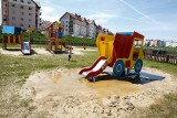 Plac zabaw przy ul. Bieckiej w Rzeszowie tonie pod wodą. Mieszkańcy proszą o pomoc