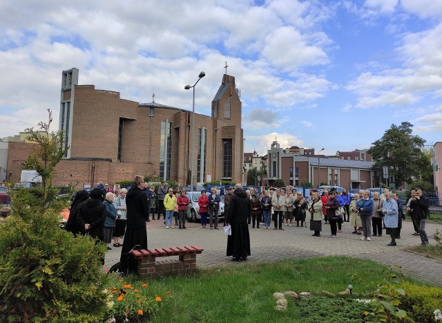 Koronka do Bożego Miłosierdzia w intencji rodzin, kapłanów i rządzących odmawiana była dziś na sześciu kontynentach.