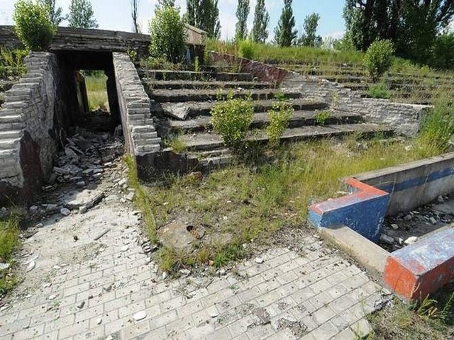 Tereny dawnego stadionu klubu sportowego "Brda" od lat są nieużytkami. Dotąd nikt nie zdecydował się na ich kupno.