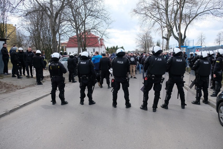 W sobotę piłkarze JKS-u Jarosław zmierzyli się z Wisłoką...