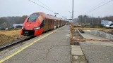 Zmiany wokół dworca PKP w Dąbrowie Górniczej Gołonogu. Budują tunel, nowe perony i tory. Będzie też rondo i nowe drogi 