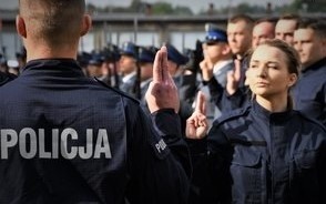 Spotkanie w zduńskowolskiej policji dla zainteresowanych służbą w mundurze. Chętni zapraszani są na czwartek