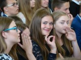 Gimnazjaliści z Osięcin pożegnali swoją szkołę [zdjęcia]