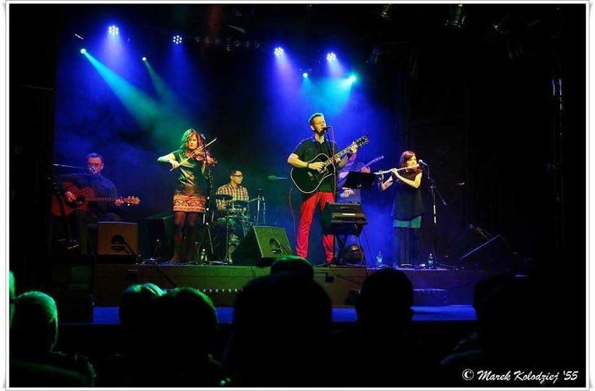 Samorządowy Ośrodek Kultury w Nowej Dębie zaprasza na koncert zespołu „Cisza jak ta”
