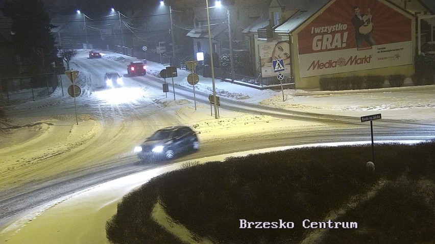 Na wielu drogach w Małopolsce panują trudne warunki drogowe