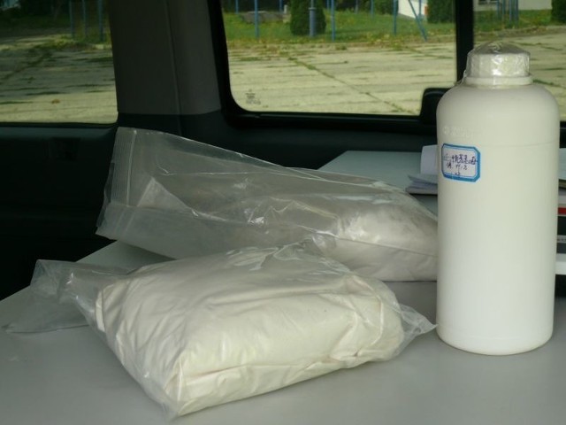 Substancje znalezione w busie zatrzymanym we wtorek w gminie Ożarów.