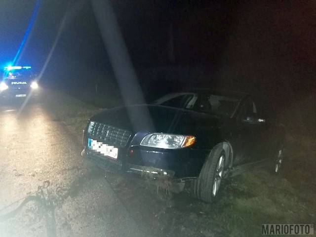 Kompletnie pijany 46-latek wjechał volvo do rowu pod Niemodlinem. W organizmie miał blisko 3,7 promila alkoholu!