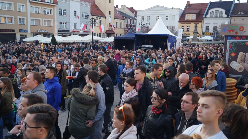 Rybnik oszalał! Dzikie tłumy na koncercie Miuosha i O.S.TR.