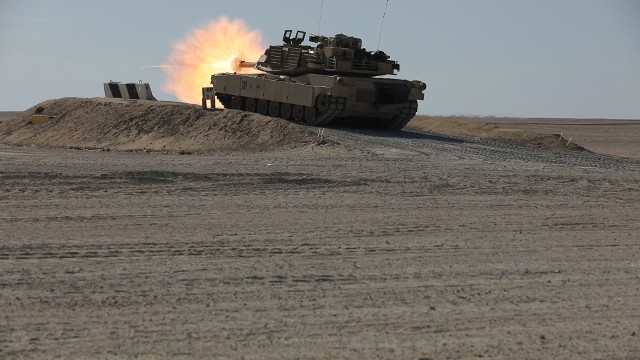 Zdaniem brytyjskich ekspertów, czołgi M1 Abrams (na zdjęciu) i Leopard 2 to wzmocnienie dla Ukrainy, ale Kijów potrzebuje więcej dostaw.