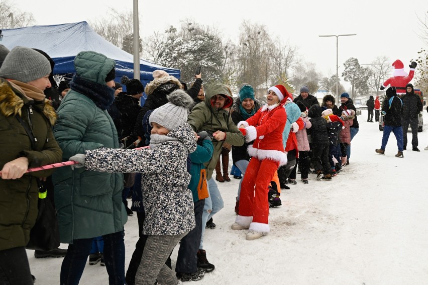 Świąteczny Kiermasz i Orszak Mikołajowy w Gorzycach w świątecznej scenerii. Zobaczcie nowe zdjęcia