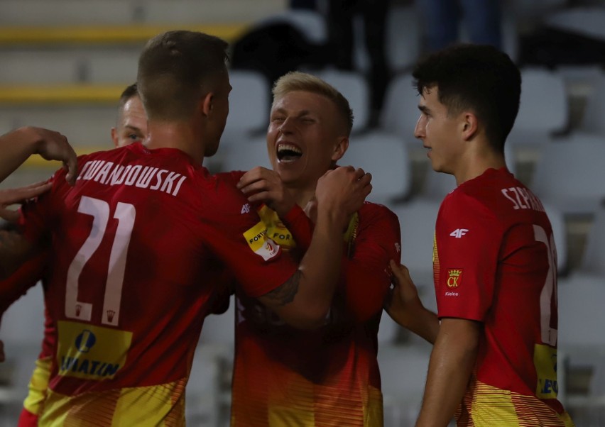 Fortuna 1 Liga. Korona Kielce zremisowała z Chrobrym Głogów 2:2. Bramki zdobyli Błanik i Łukowski [GALERIA ZDJĘĆ]