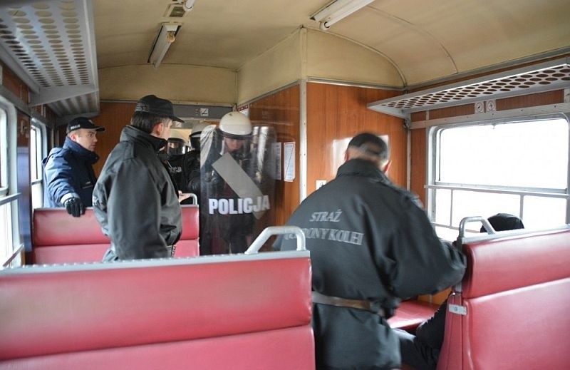 Policja szkoliła Straż Ochrony Kolei w Białymstoku