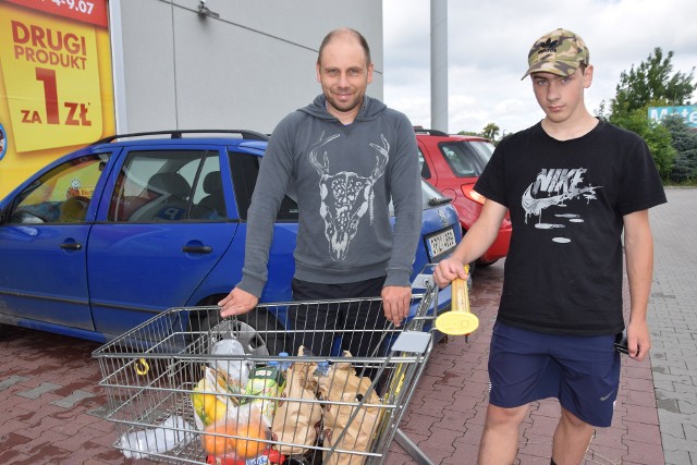 Duszan z zachodnich Czech przyjechał do Polski na zawody rowerowe. Robiąc przy okazji zakupy spożywcze zdziwił się, że różnica cen jest taka duża.