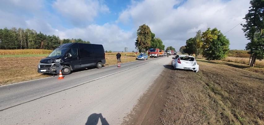 Wypadek w Sulęcinie Szlacheckim. Kolizja 2 samochodów na DW 677. Do zdarzenia doszło 14.09.2022