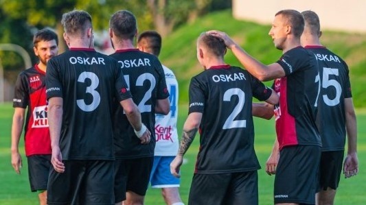 Oskar Przysucha wygrał sobotni sparing z KS Warka 2:1.