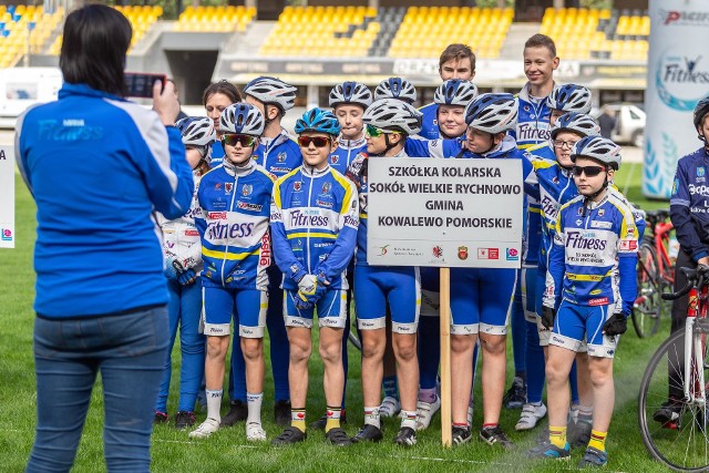 Młodzi kolarze z województwa spotkali się na toruńskiej Motoarenie, by wziąć udział w imprezie „W pogoni za Mają i Majką, szukamy następców Kwiatka”